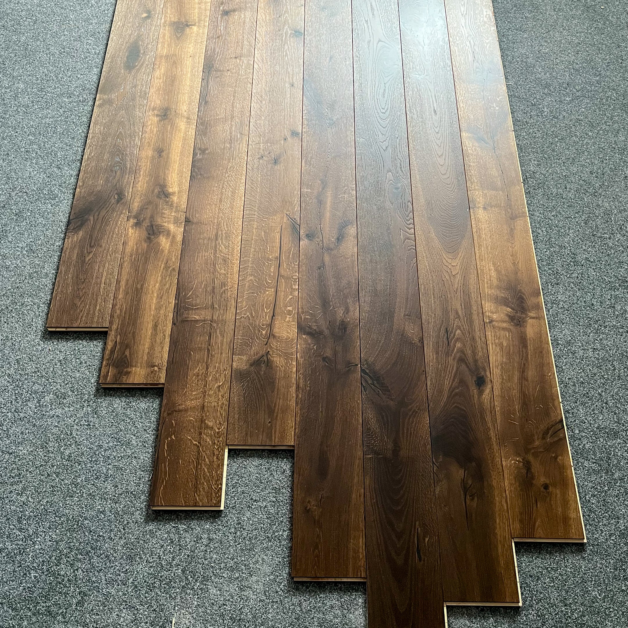 Deska podłogowa 3- Warstwowa dąb kolor Naturalny Wędzony klasa Rustic 13 / 140 / 1600-2400 mm