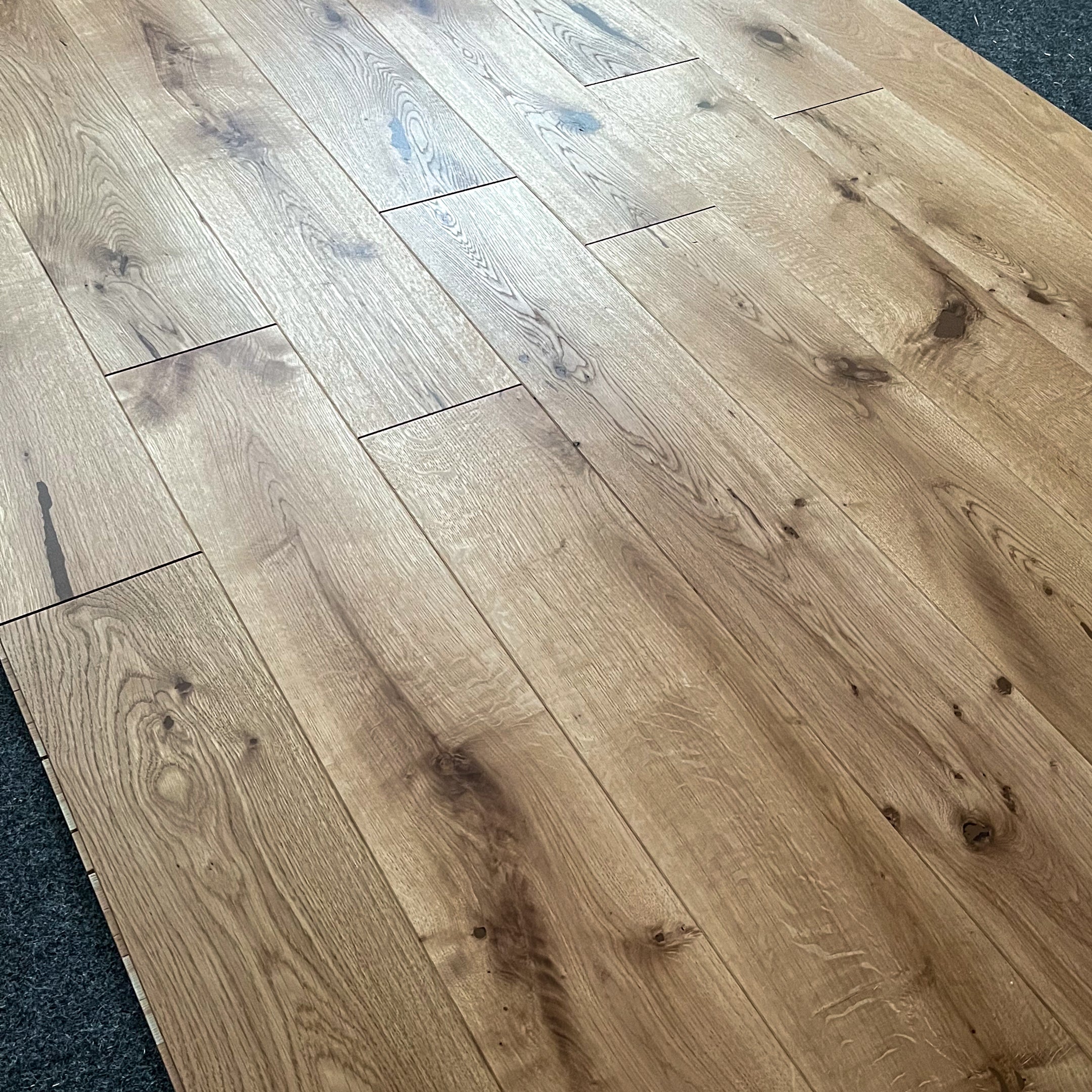 Deska podłogowa 3- Warstwowa Dąb kolor Naturalny klasa Rustic 15 / 160 / 1080 mm