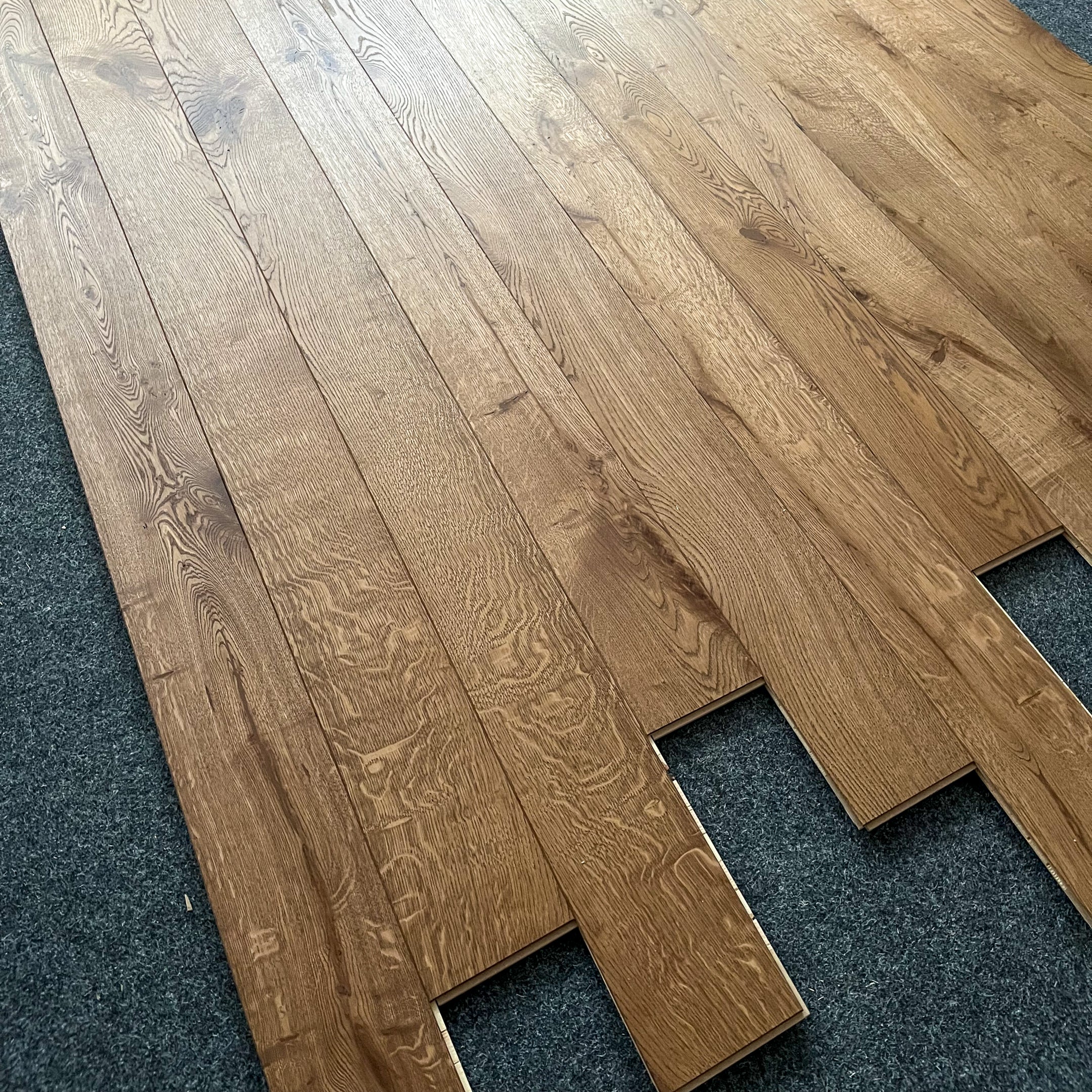 Deska podłogowa 3- Warstwowa dąb kolor Rzeszów klasa Rustic 13 / 140 / 1600-2400 mm