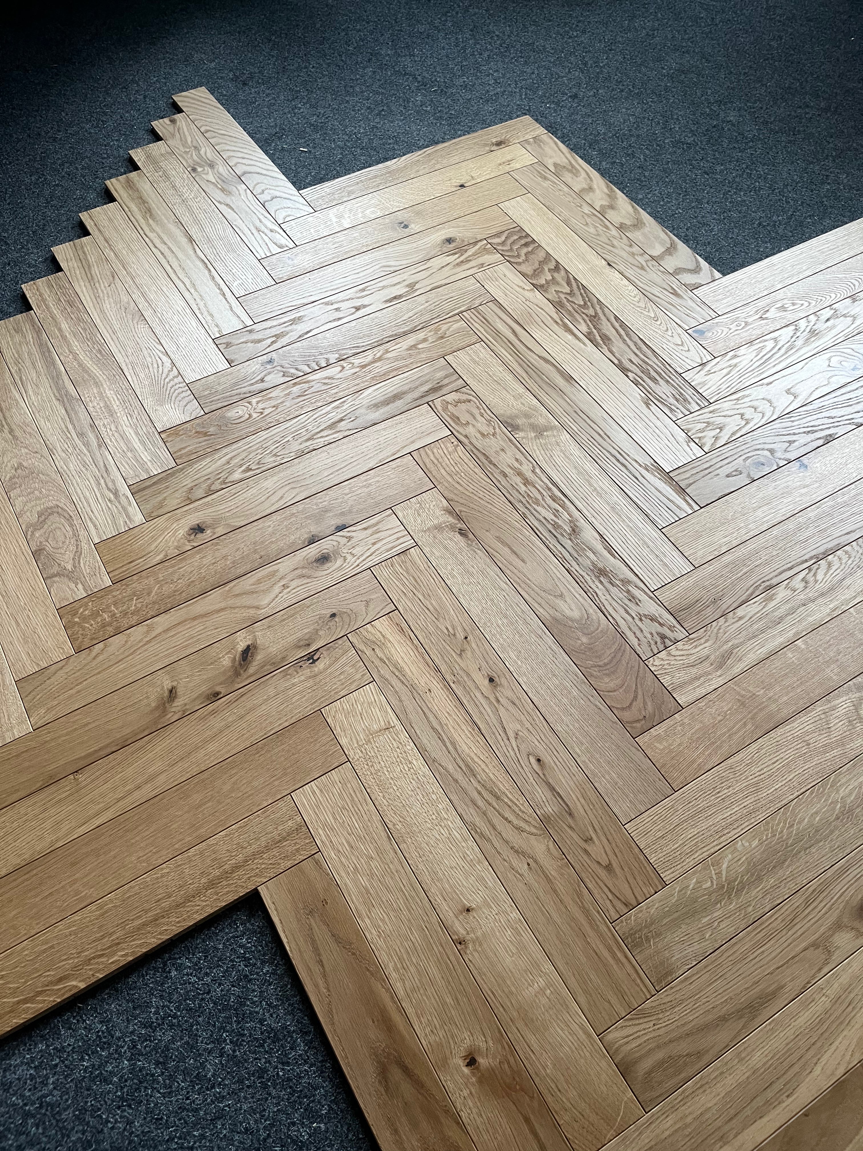 Parkiet 2 - Warstwowy Jodełka Klasyczna Rustick 11 / 70 / 490 mm Kolor Naturalny