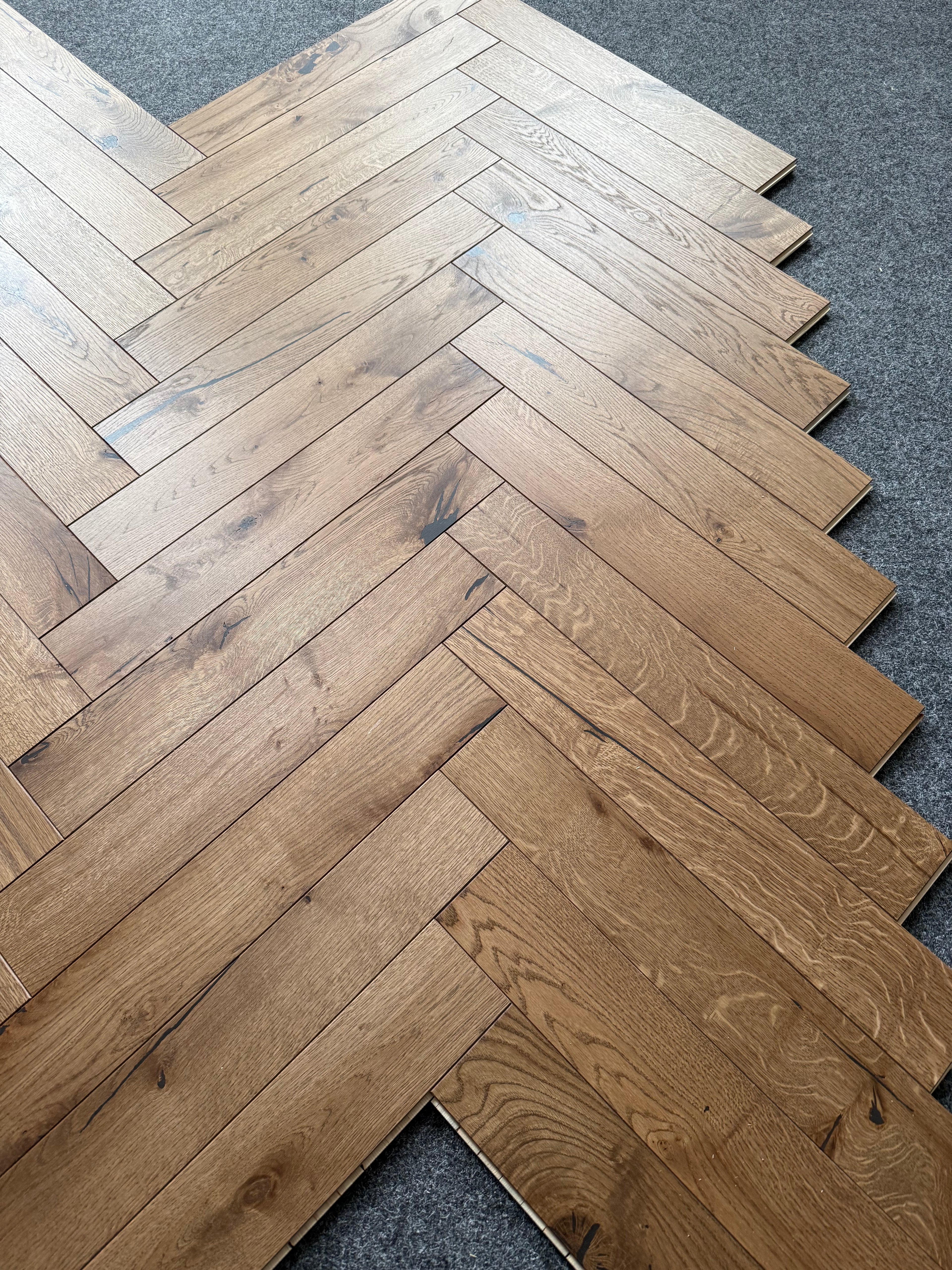 Parkiet 3 - Warstwowy Jodełka Klasyczna Rustic  Kolor Rzeszów 14 / 80 / 400 mm  20 m2