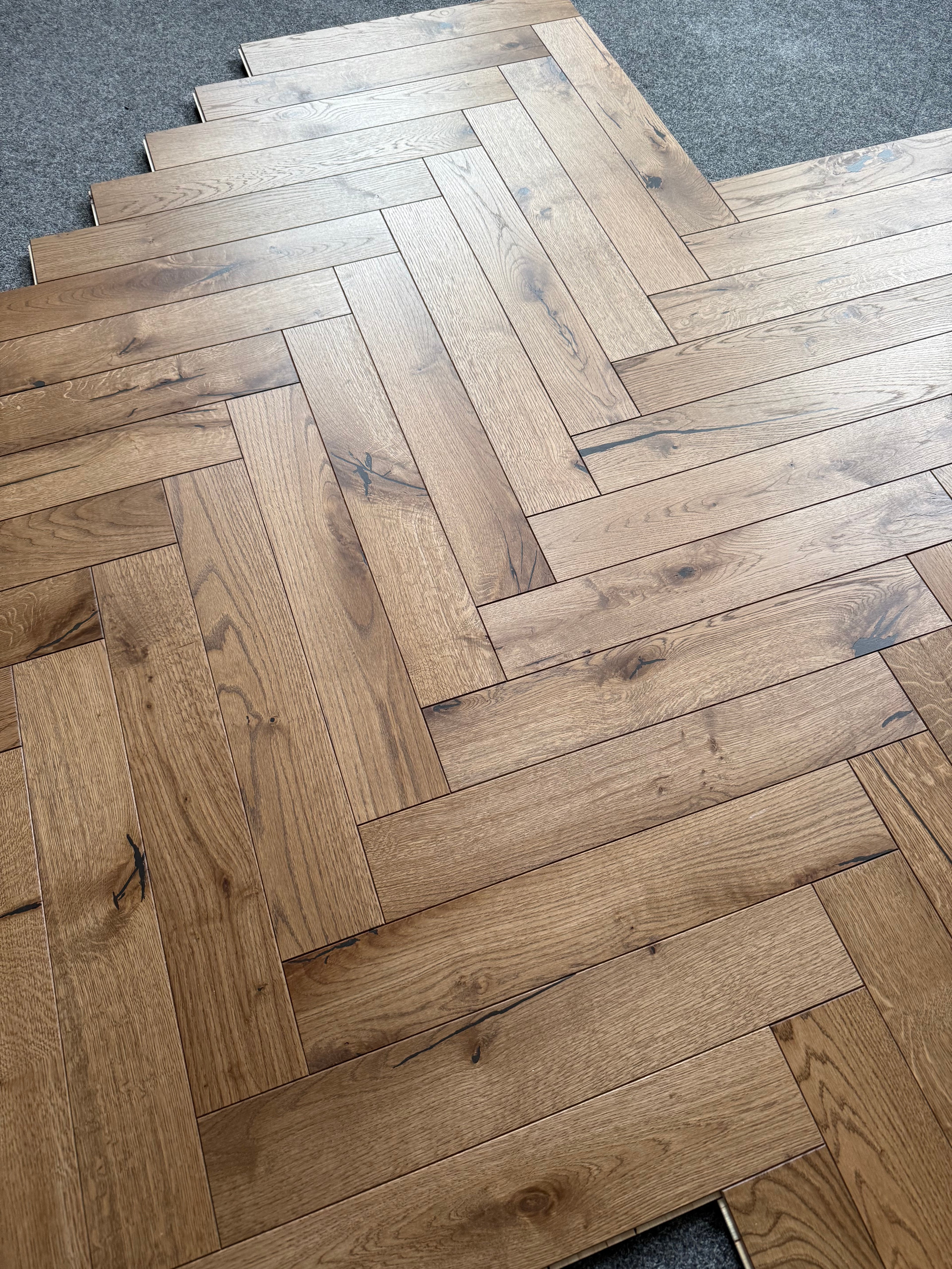 Parkiet 3 - Warstwowy Jodełka Klasyczna Rustic  Kolor Rzeszów 14 / 80 / 400 mm  20 m2