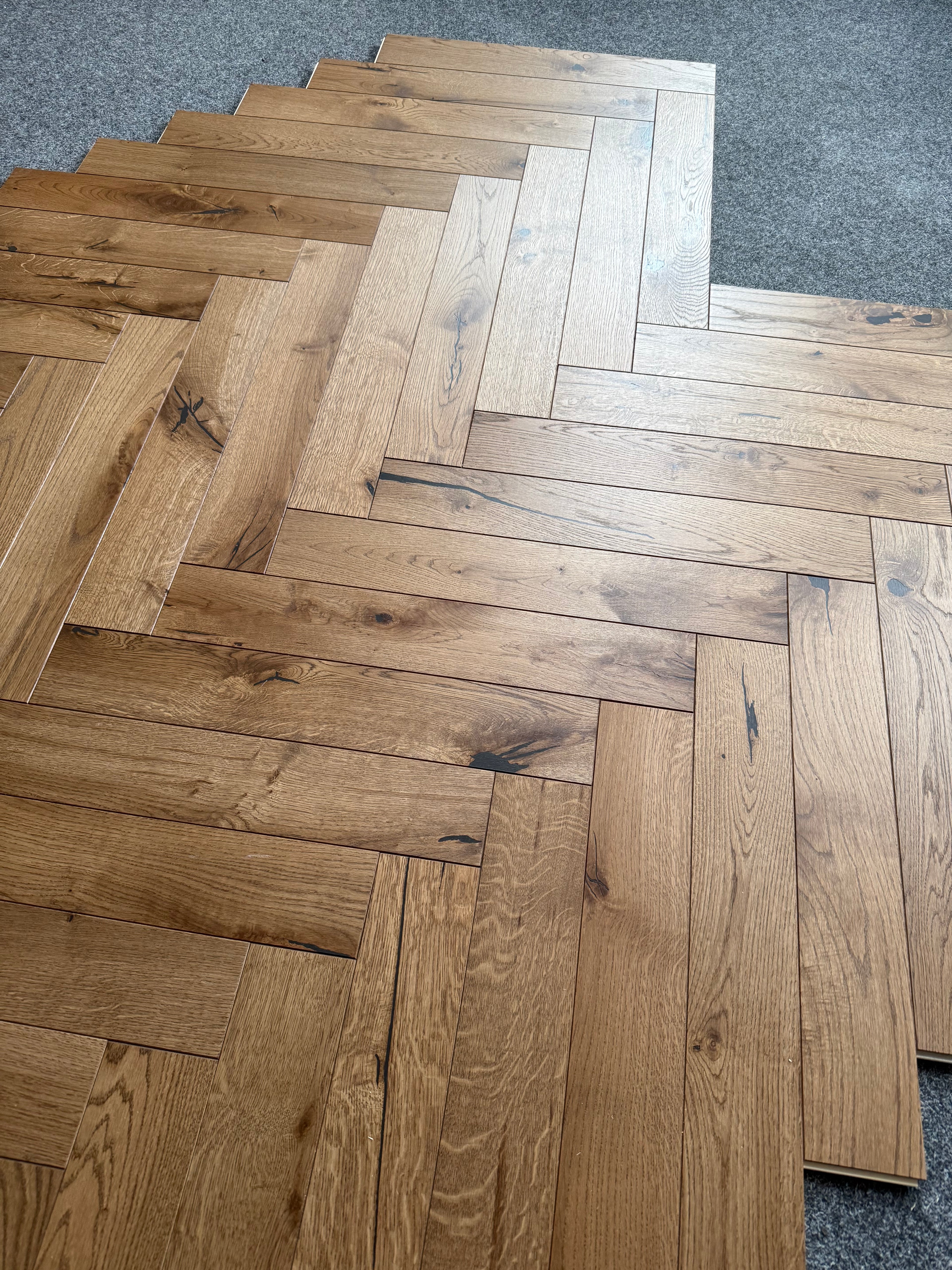 Parkiet 3 - Warstwowy Jodełka Klasyczna Rustic  Kolor Rzeszów 14 / 80 / 400 mm  20 m2