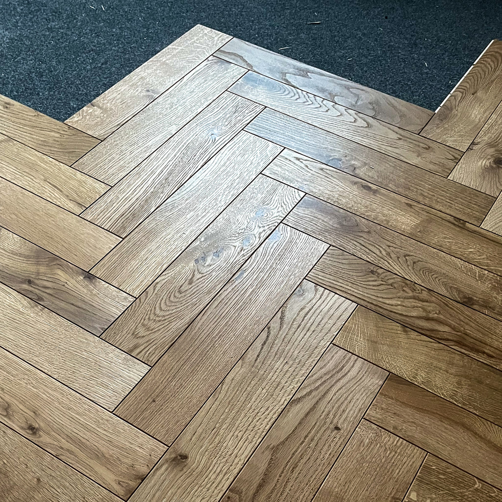 Parkiet 3 - Warstowy Jodełka Klasyczna Rustic 14 / 90 / 450 mm Kolor Naturalny 157 m2