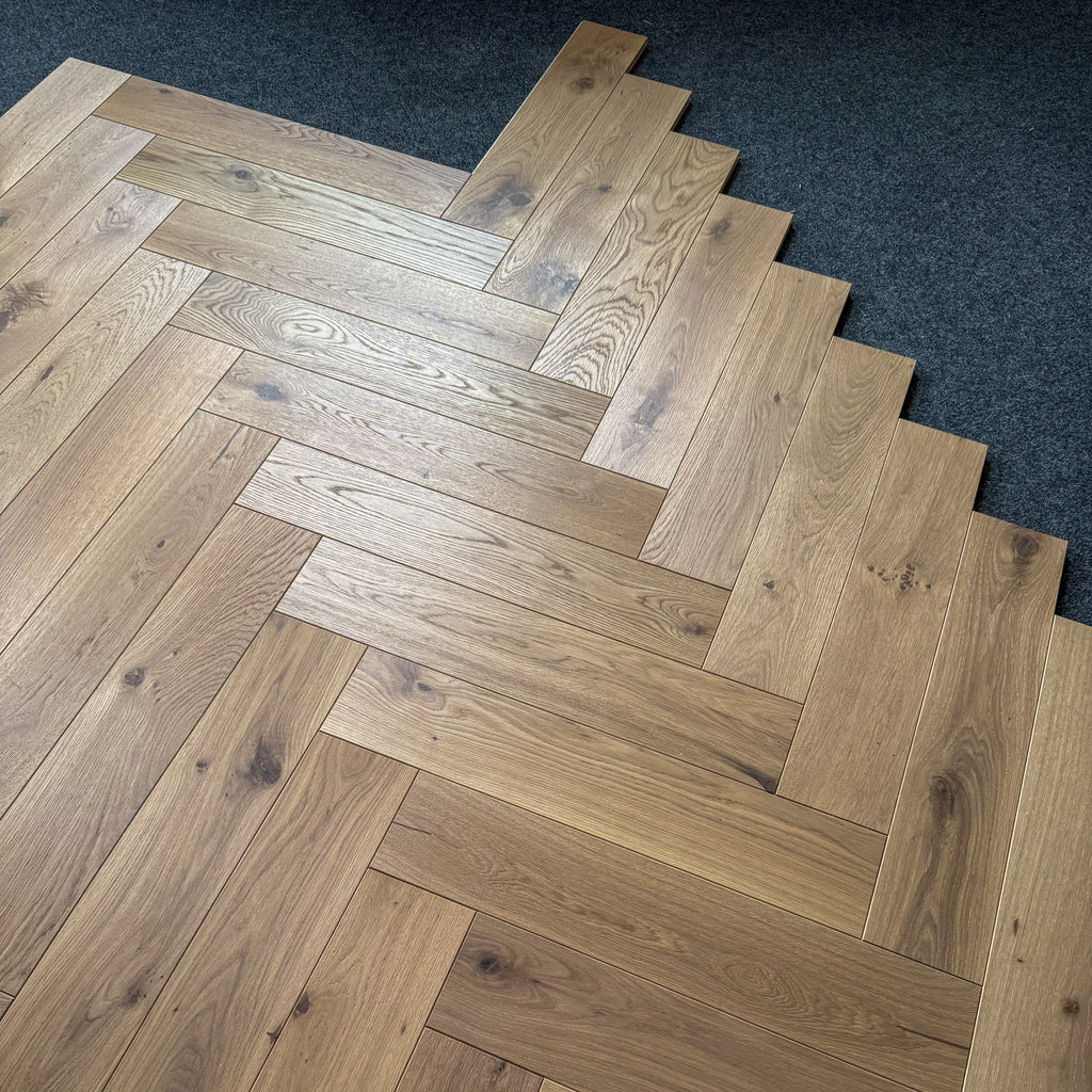 Parkiet 3 - Warstowy Jodełka Klasyczna Rustic 15 / 80 / 400 mm Kolor Breslau 10 m2