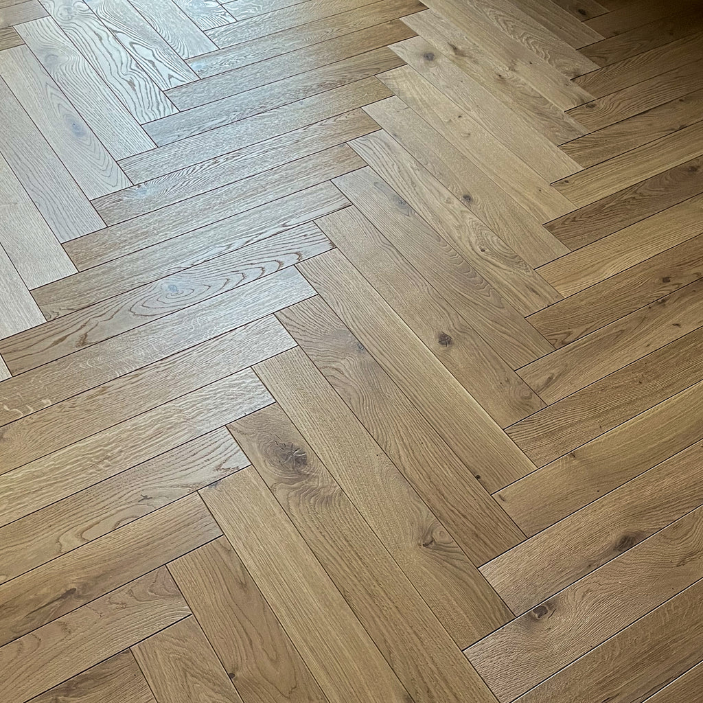 Parkiet 3 - Warstwowy Jodełka klasyczna Rustic 15 / 90 / 600 Kolor Breslaw