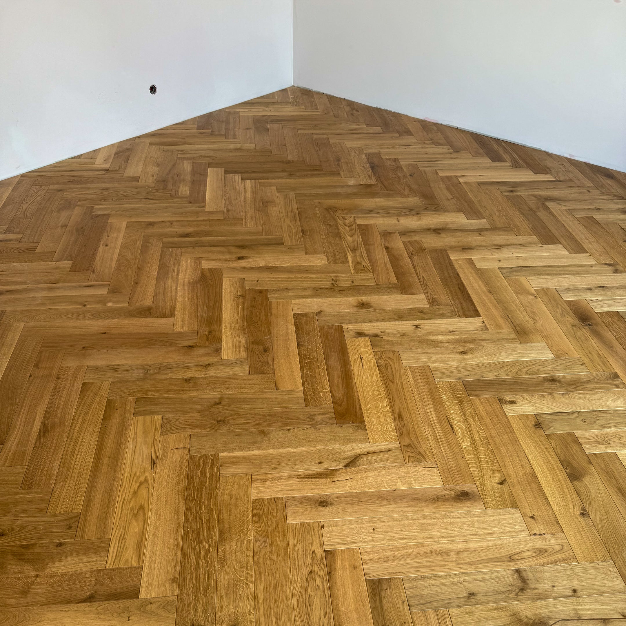 Parkiet 3 - Warstwowy Jodełka klasyczna Rustic 15 / 100 / 600 Kolor Naturalny