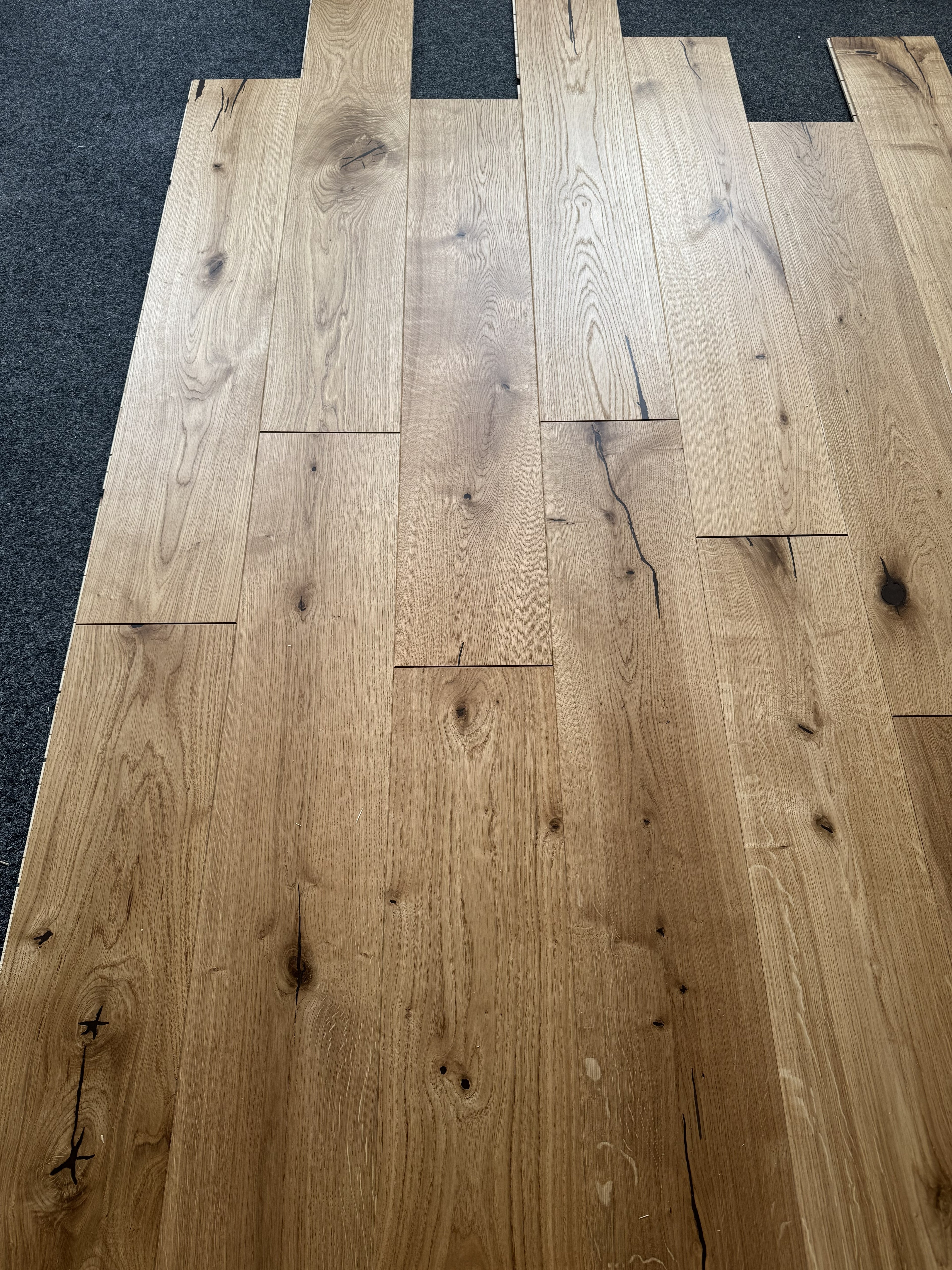 Deska podłogowa 3- Warstwowa dąb kolor Naturalny klasa Rustic 14 / 190 / 1080 mm 228 m2