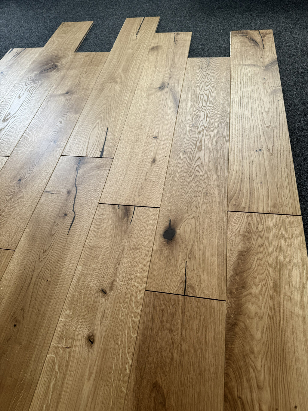 Deska podłogowa 3- Warstwowa dąb kolor Naturalny klasa Rustic 14 / 190 / 1080 mm 228 m2