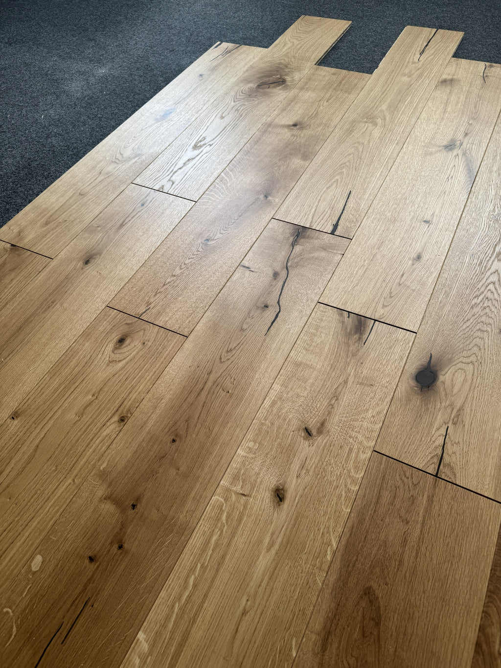 Deska podłogowa 3- Warstwowa dąb kolor Naturalny klasa Rustic 14 / 190 / 1080 mm 228 m2