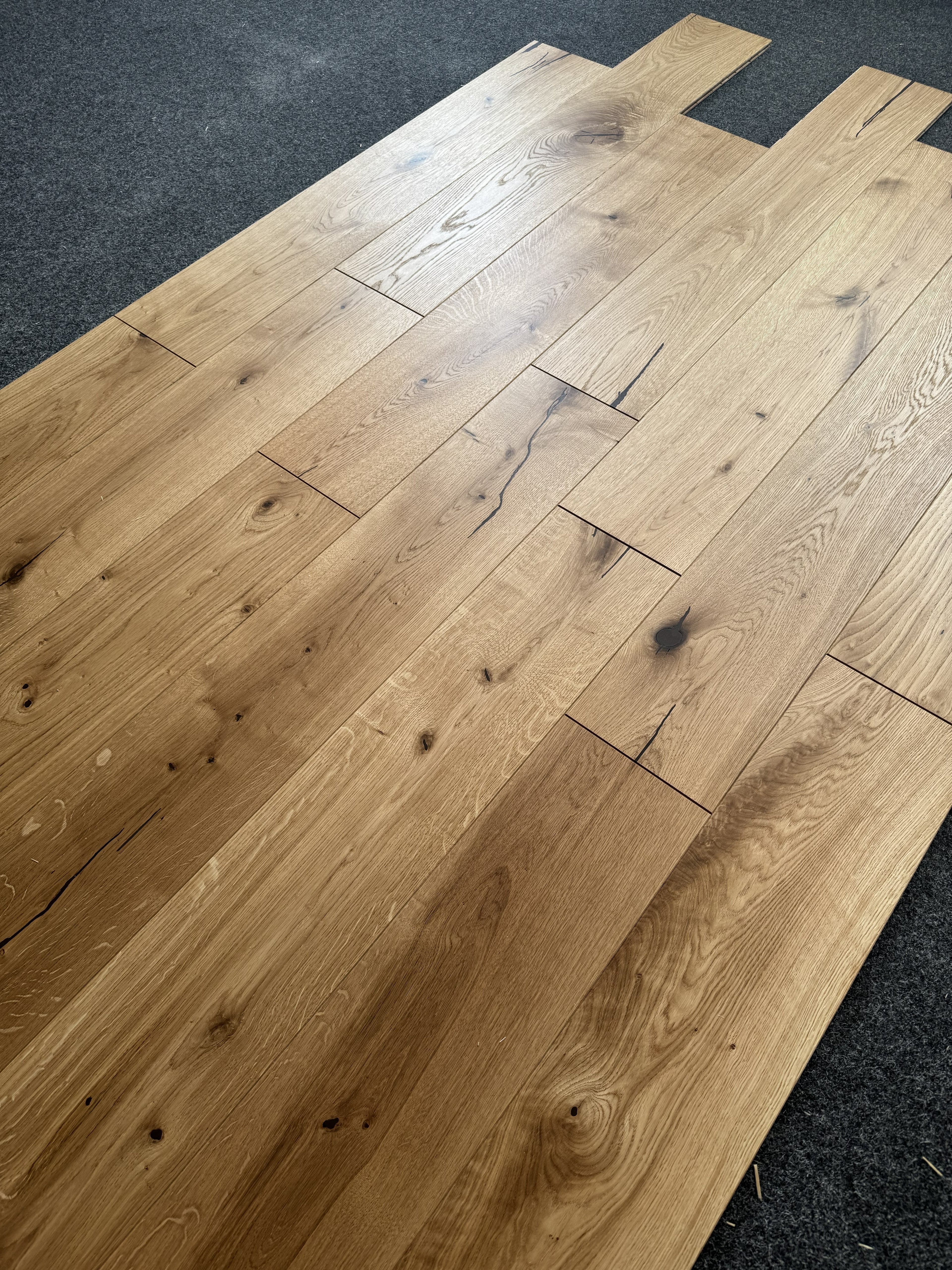 Deska podłogowa 3- Warstwowa dąb kolor Naturalny klasa Rustic 14 / 190 / 1080 mm 228 m2