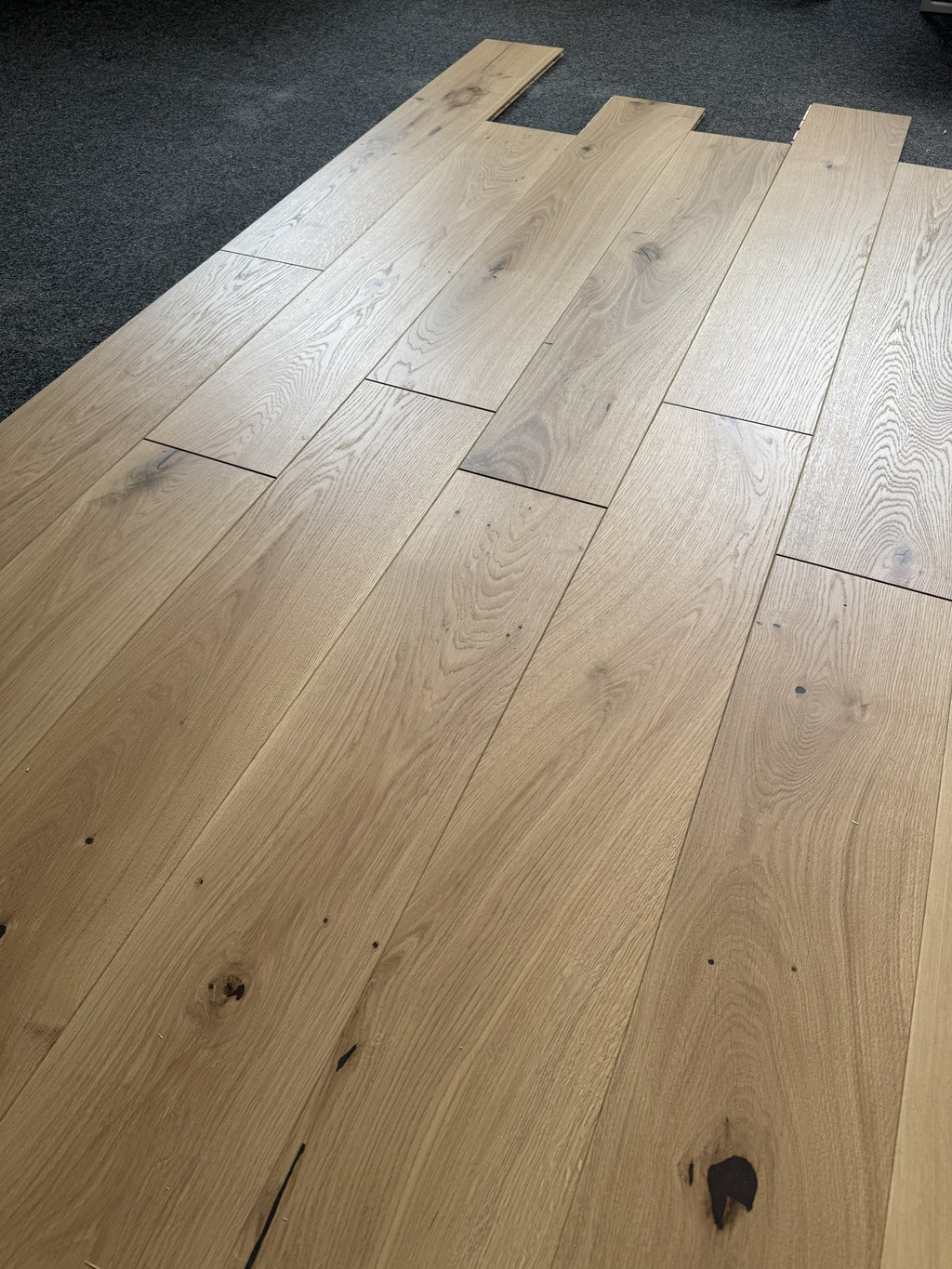Deska podłogowa 3- Warstwowa dąb kolor Naturalny klasa Rustic 15 / 190 / 1080 mm 229 m2