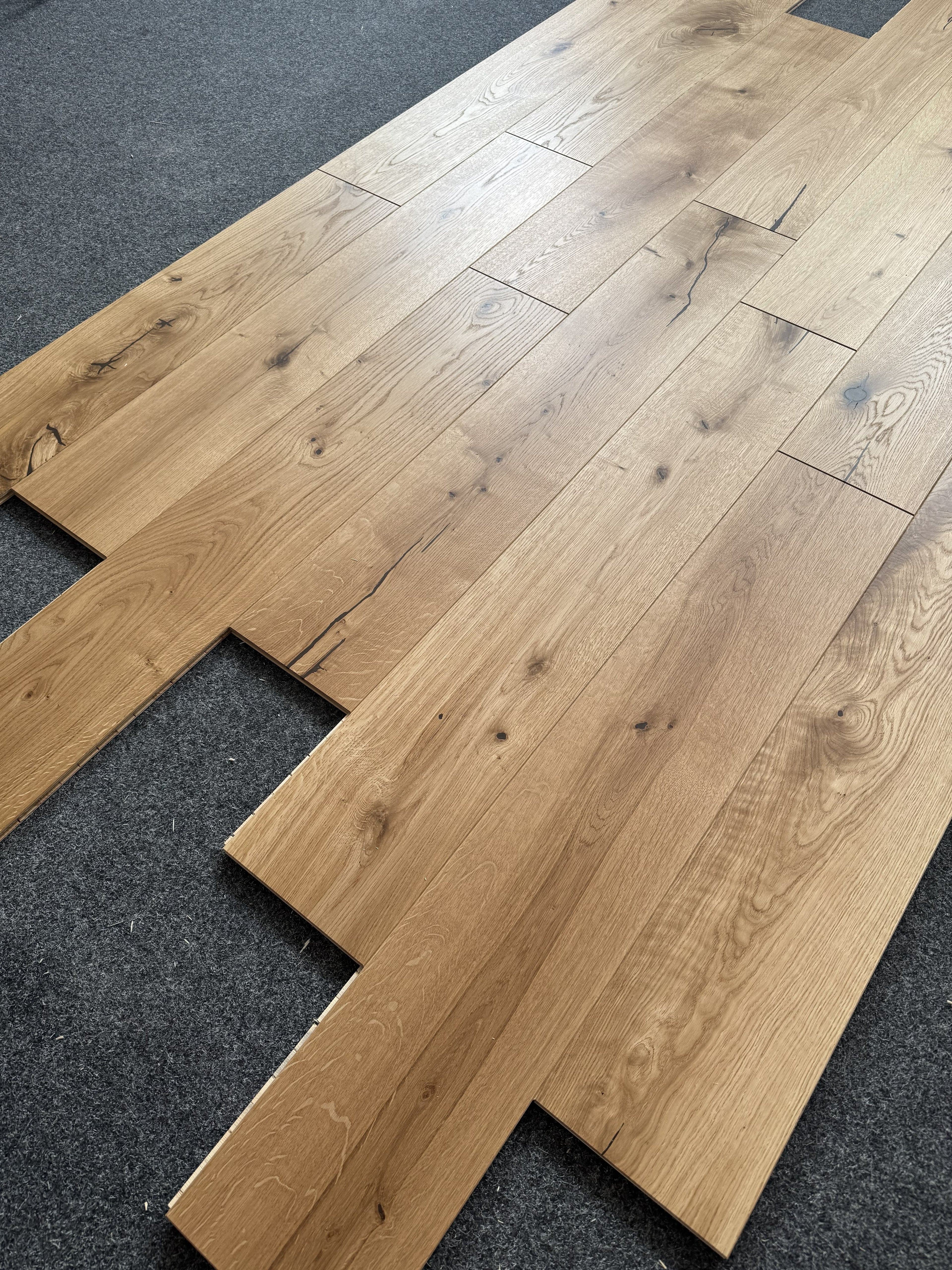 Deska podłogowa 3- Warstwowa dąb kolor Naturalny klasa Rustic 14 / 190 / 1080 mm 228 m2