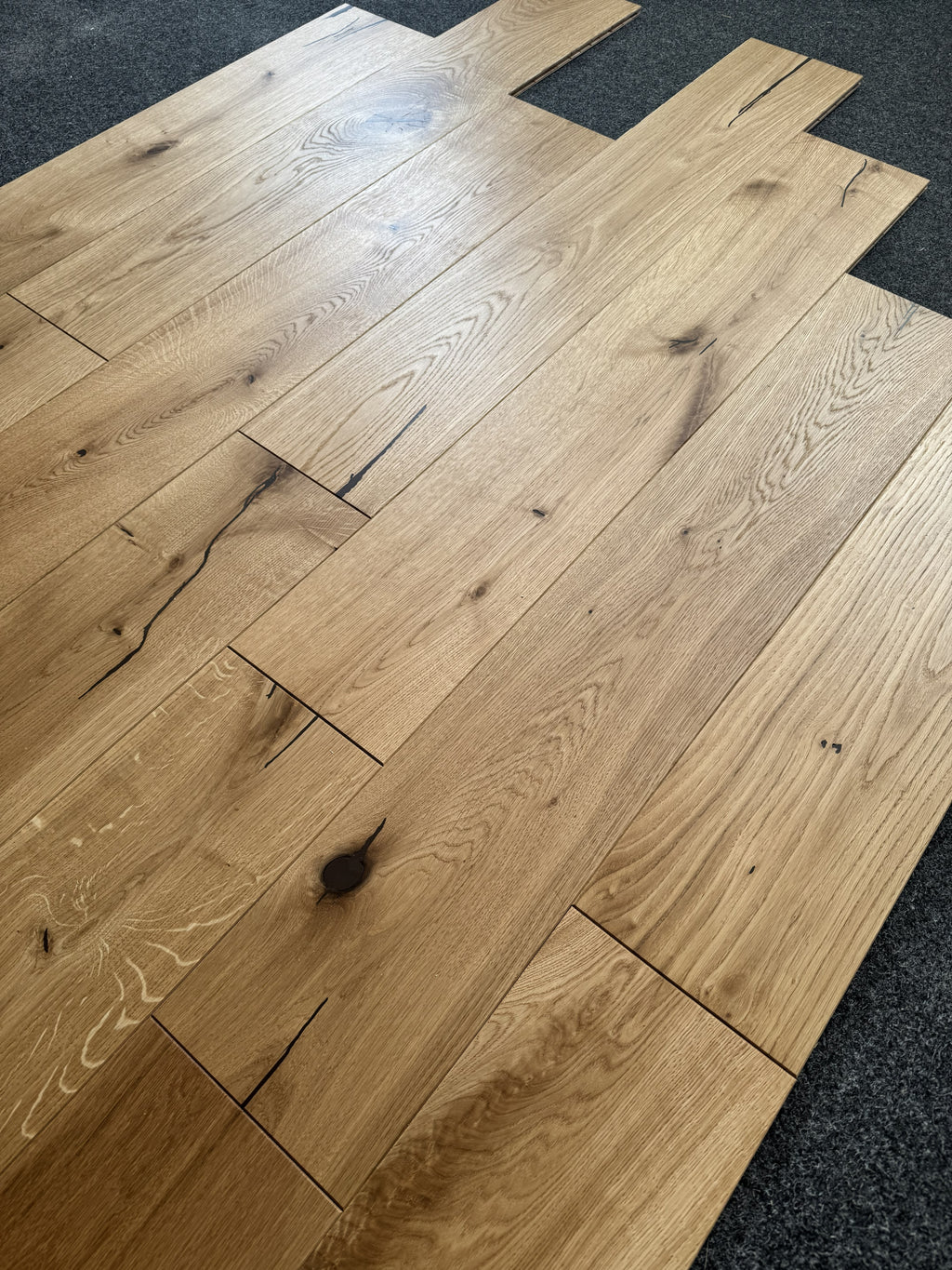 Deska podłogowa 3- Warstwowa dąb kolor Naturalny klasa Rustic 14 / 190 / 1080 mm 228 m2