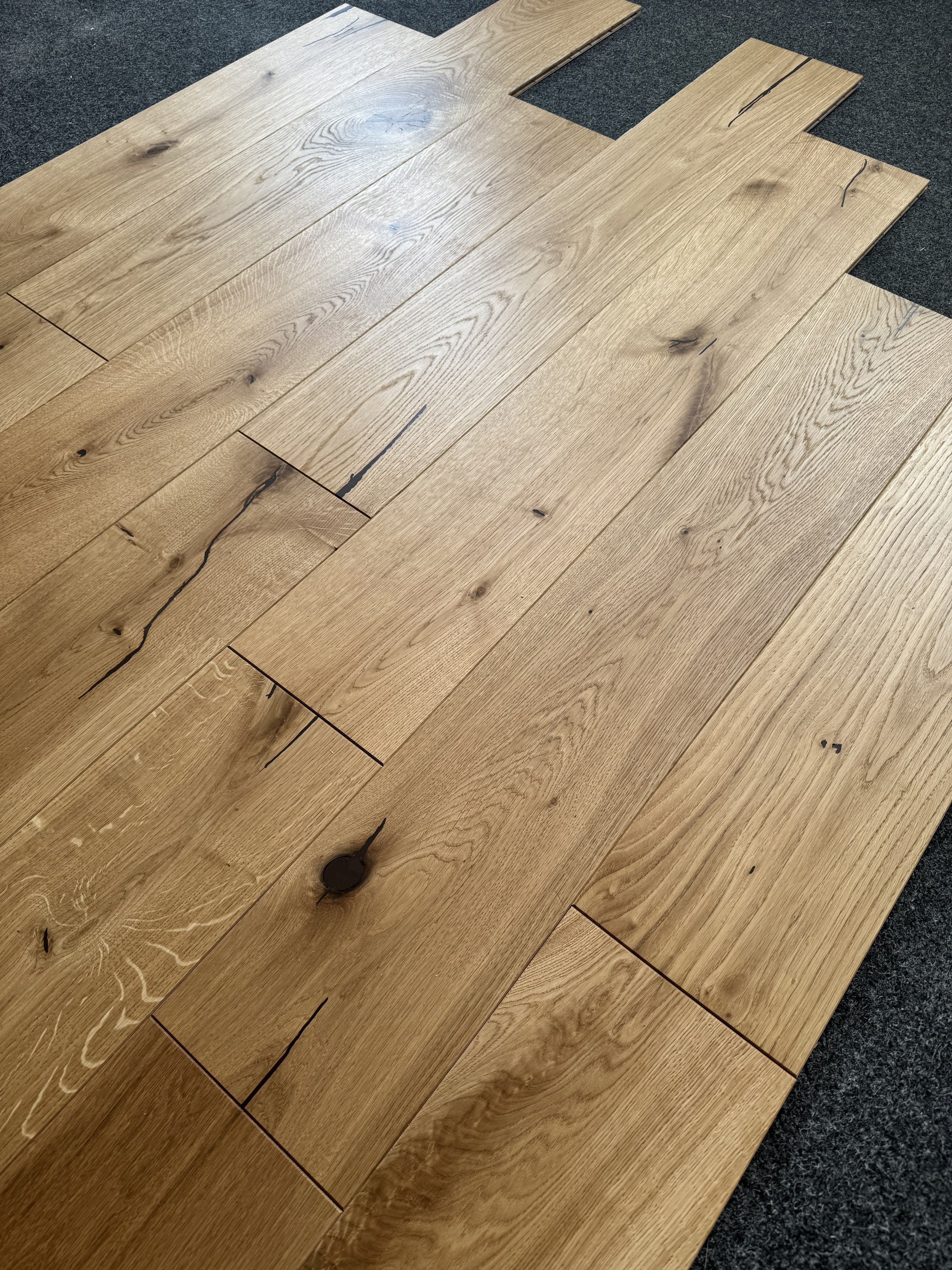 Deska podłogowa 3- Warstwowa dąb kolor Naturalny klasa Rustic 14 / 190 / 1080 mm 228 m2