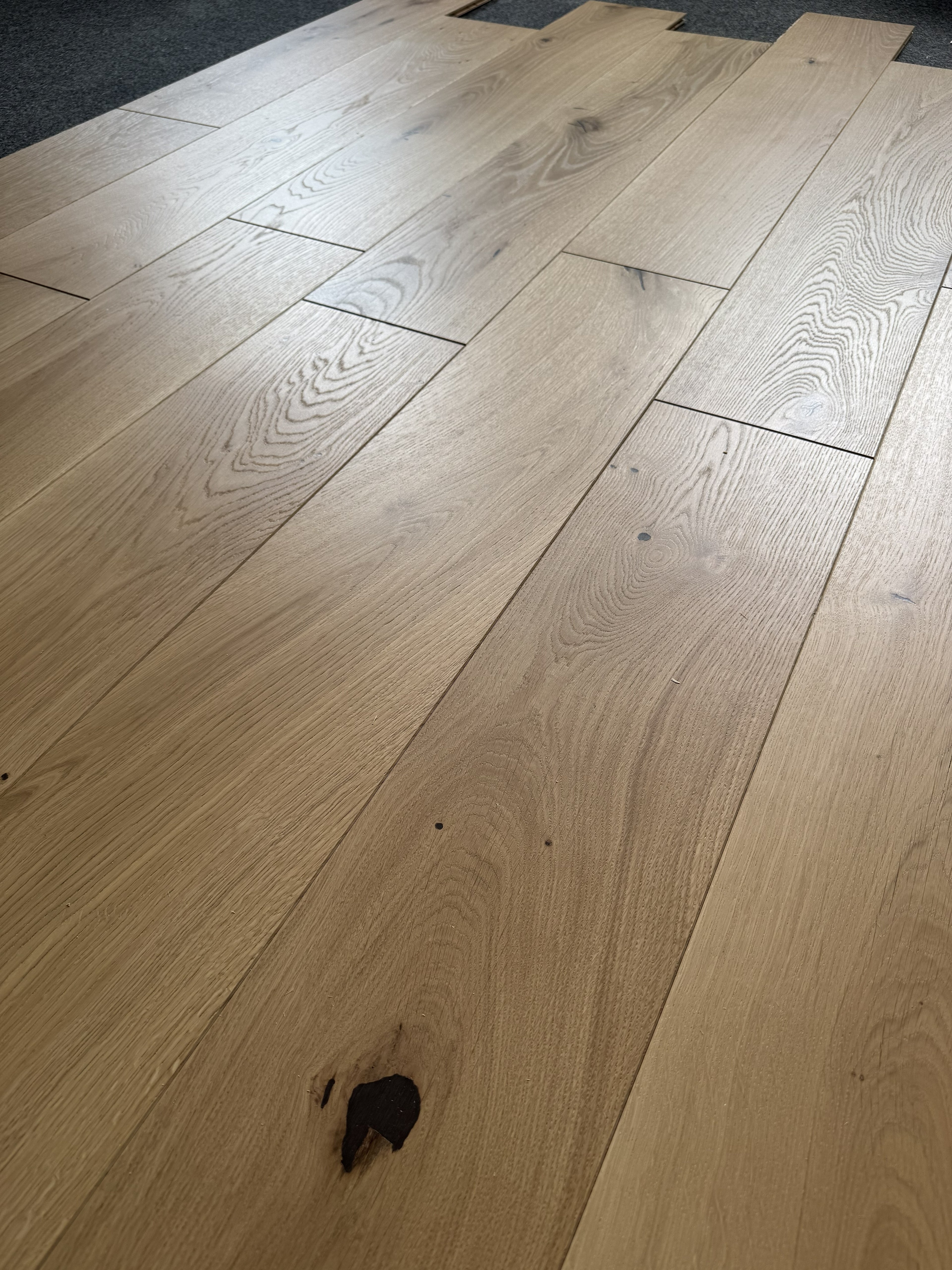 Deska podłogowa 3- Warstwowa dąb kolor Naturalny klasa Rustic 15 / 190 / 1080 mm 229 m2